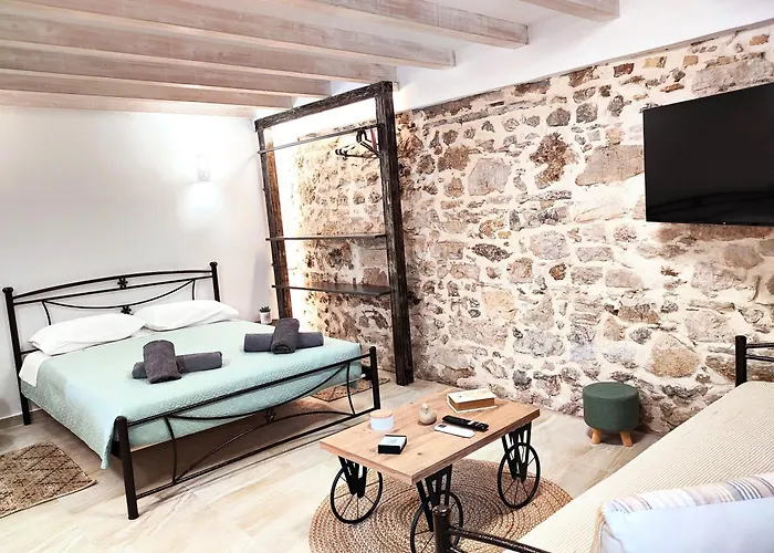 Akis House Mantouki