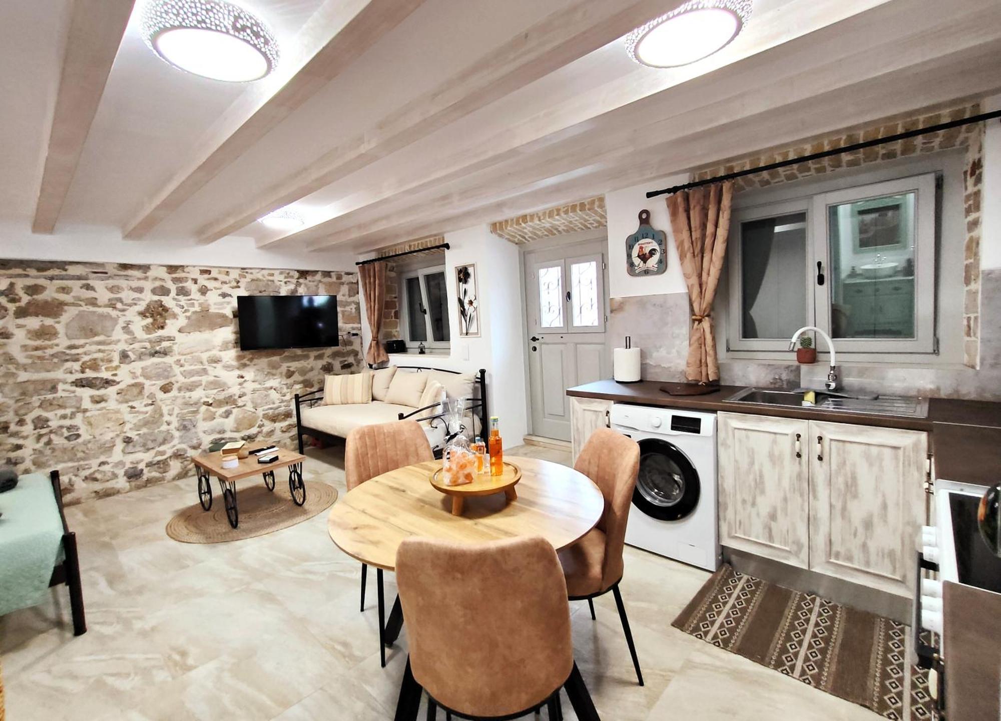 Akis House Apartament Mantouki